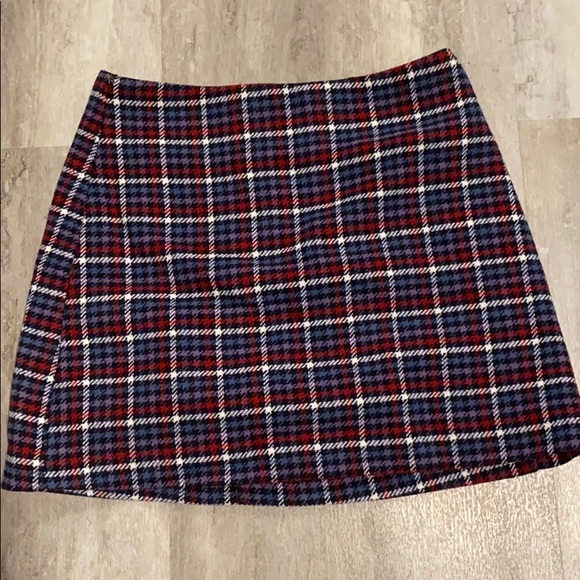 ❗️BOGO❗️Monki Plaid Skirt - Picture 2 of 6